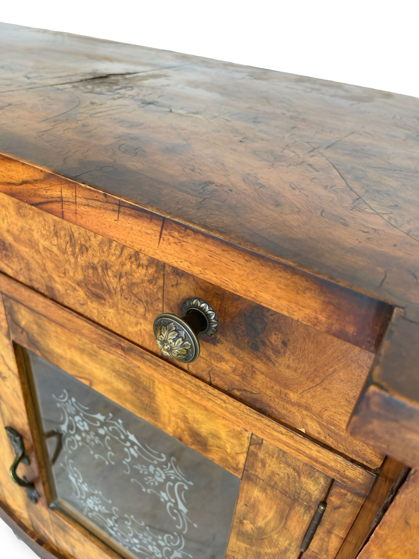 Buffet en noyer burr italien, années 1930.