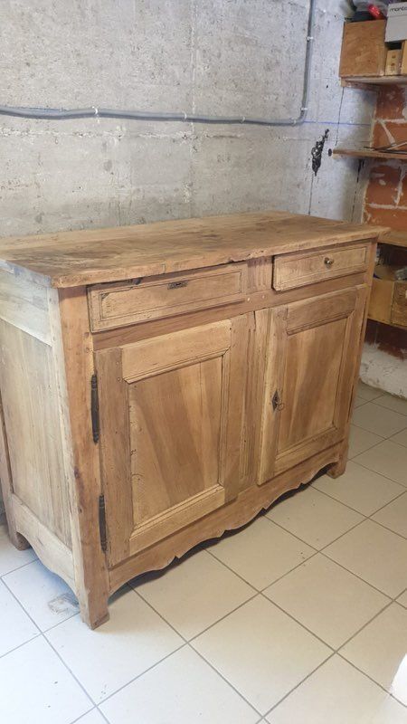 Rustic antique buffet in solid wood with 2 drawers.