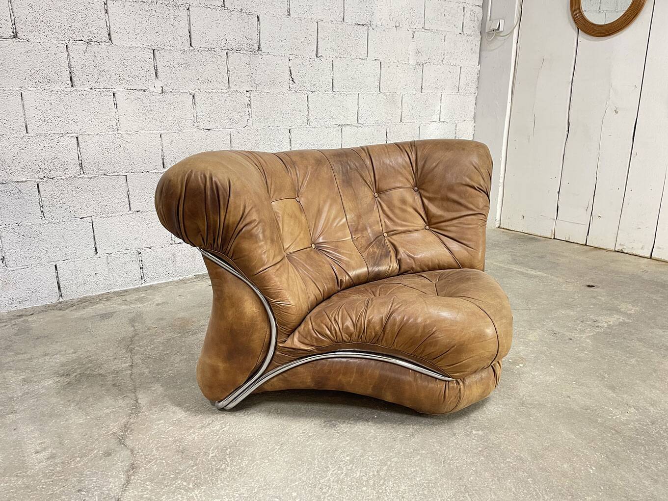 Fauteuil d'angle vintage en cuir, design italien des années 1970
