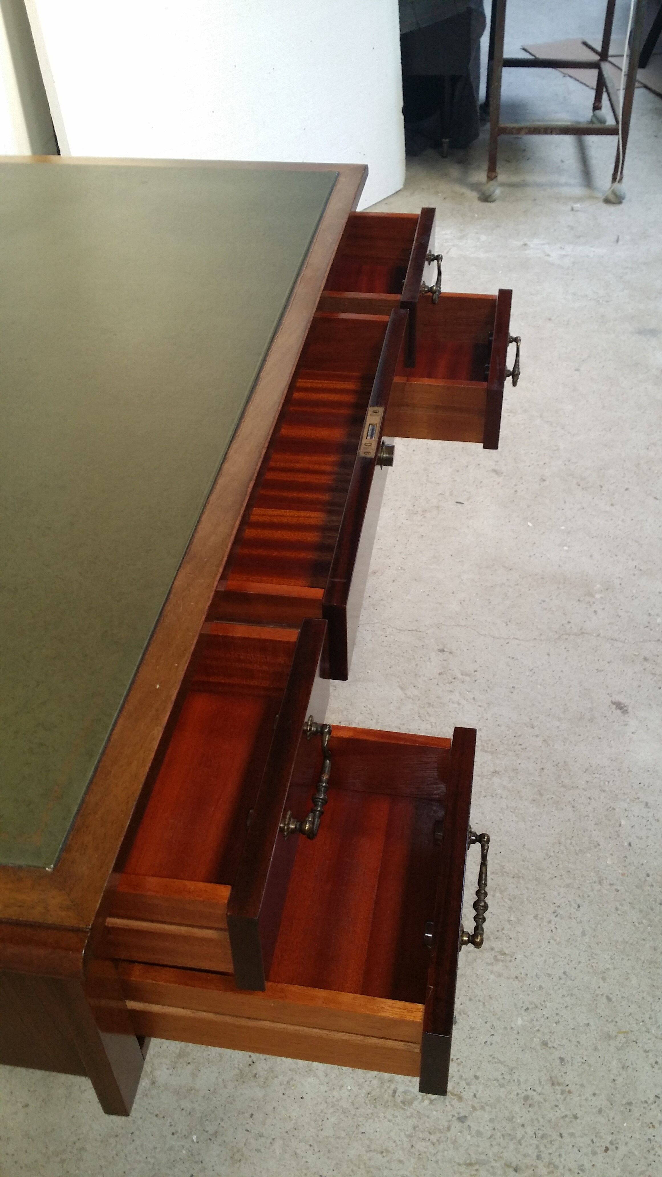 Bureau cuir anglais acajou