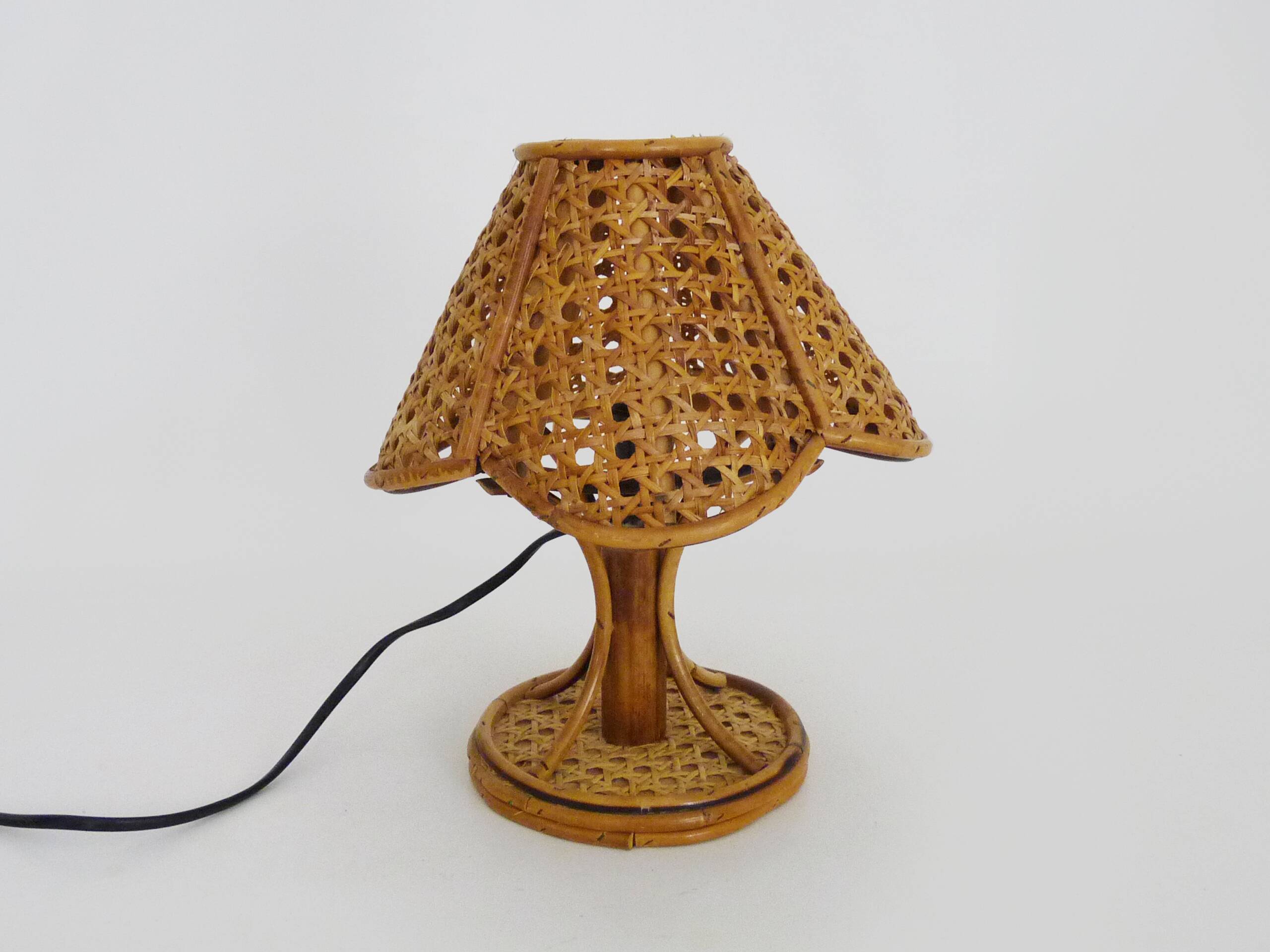 Lampe en bambou rotin cannage. Italie Années 50 60