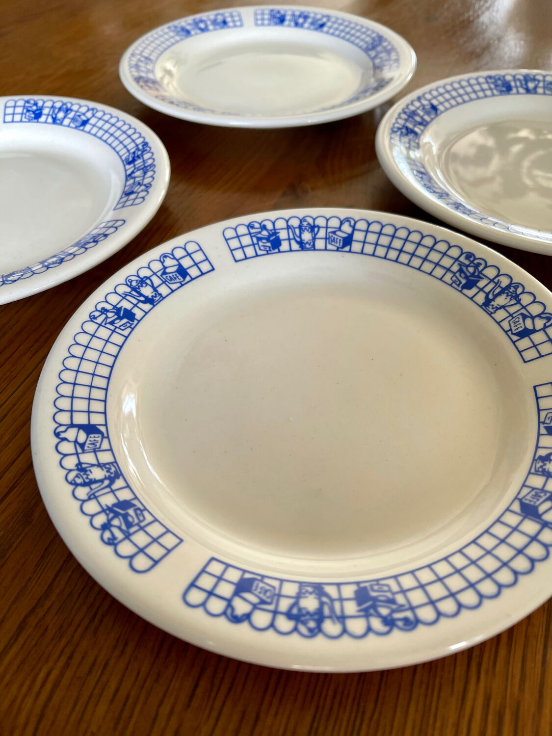 Lot de 4 assiettes à dessert