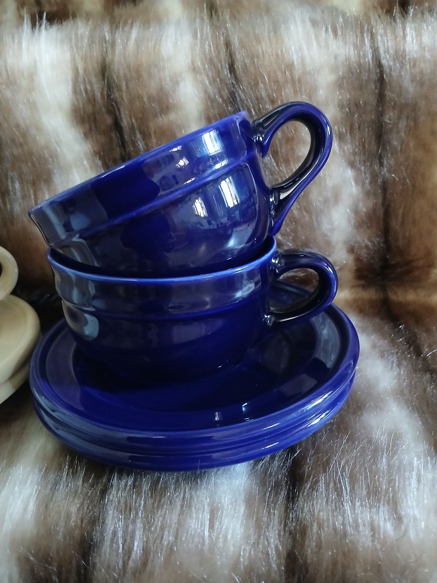 6 antique Émile Henry cups