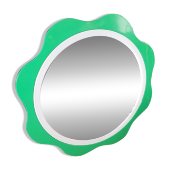 Plastic flower mirror by Finnish designer Makisen Kuvastin