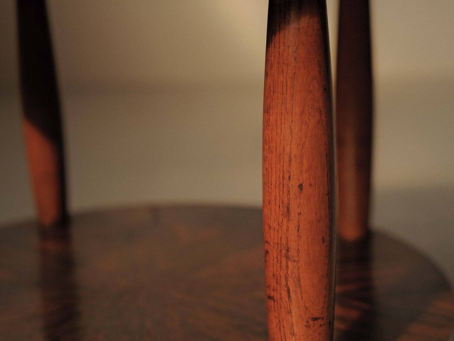 Art Deco gueridon in marquetry, circa 1930.