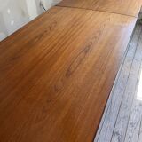 Scandinavian table in tack