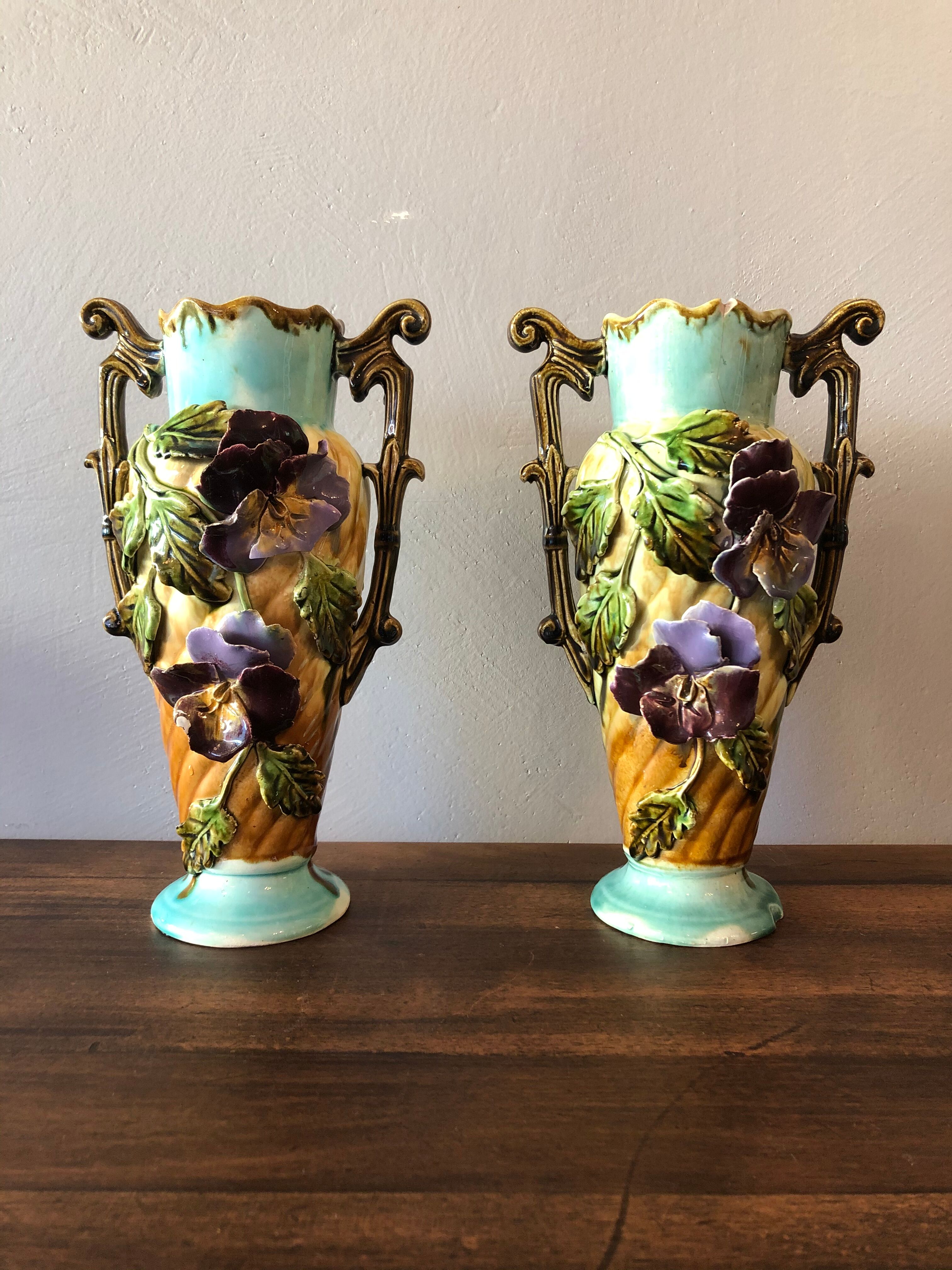 Duo of vases in ancient dabbling