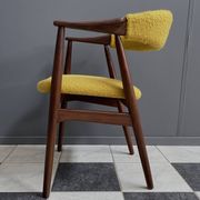 Chaise Thomas Harlev modèle 213 en Boucle jaune