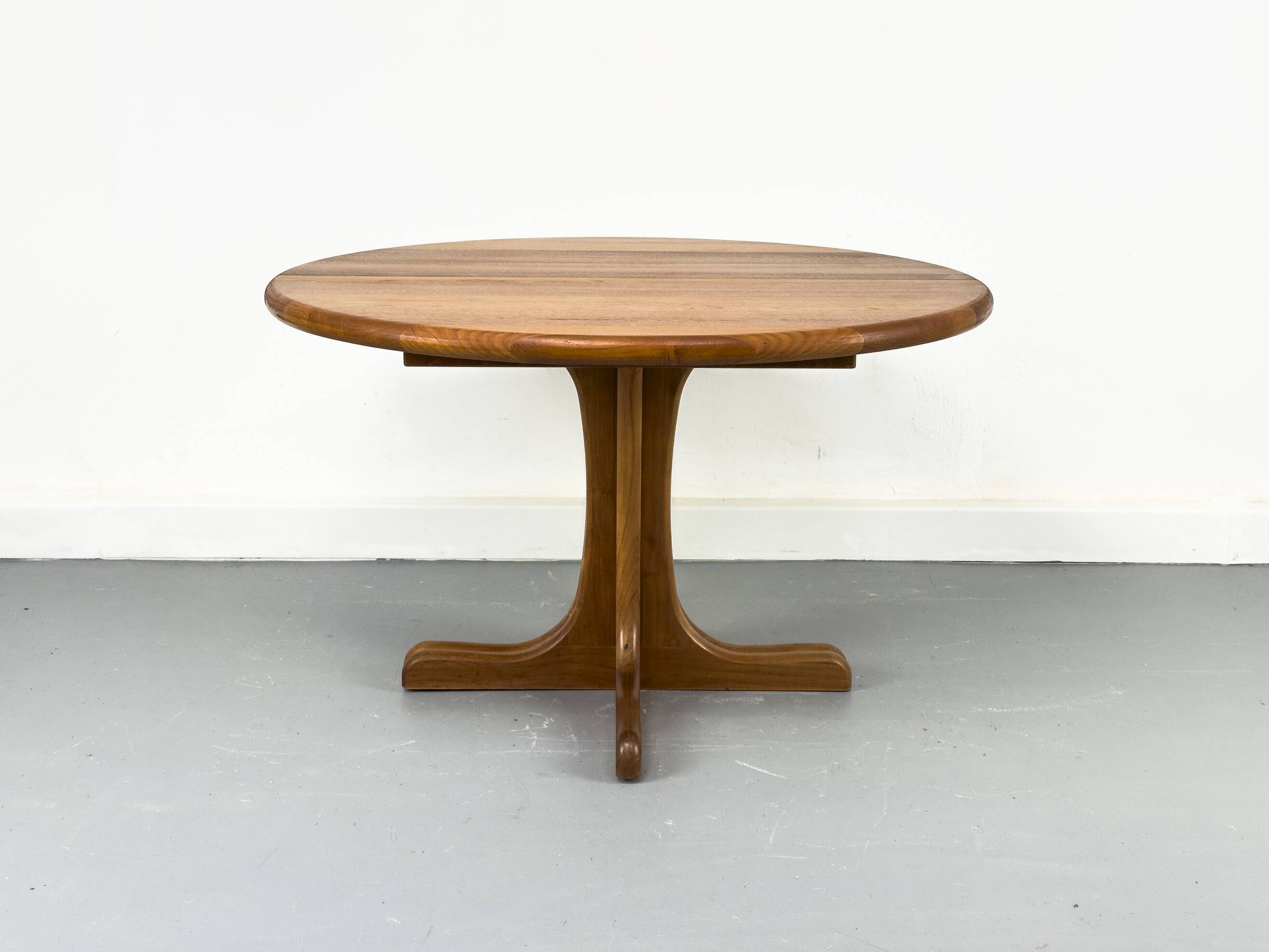 Danish Round Extendable Dining Table in Teak, 1970s