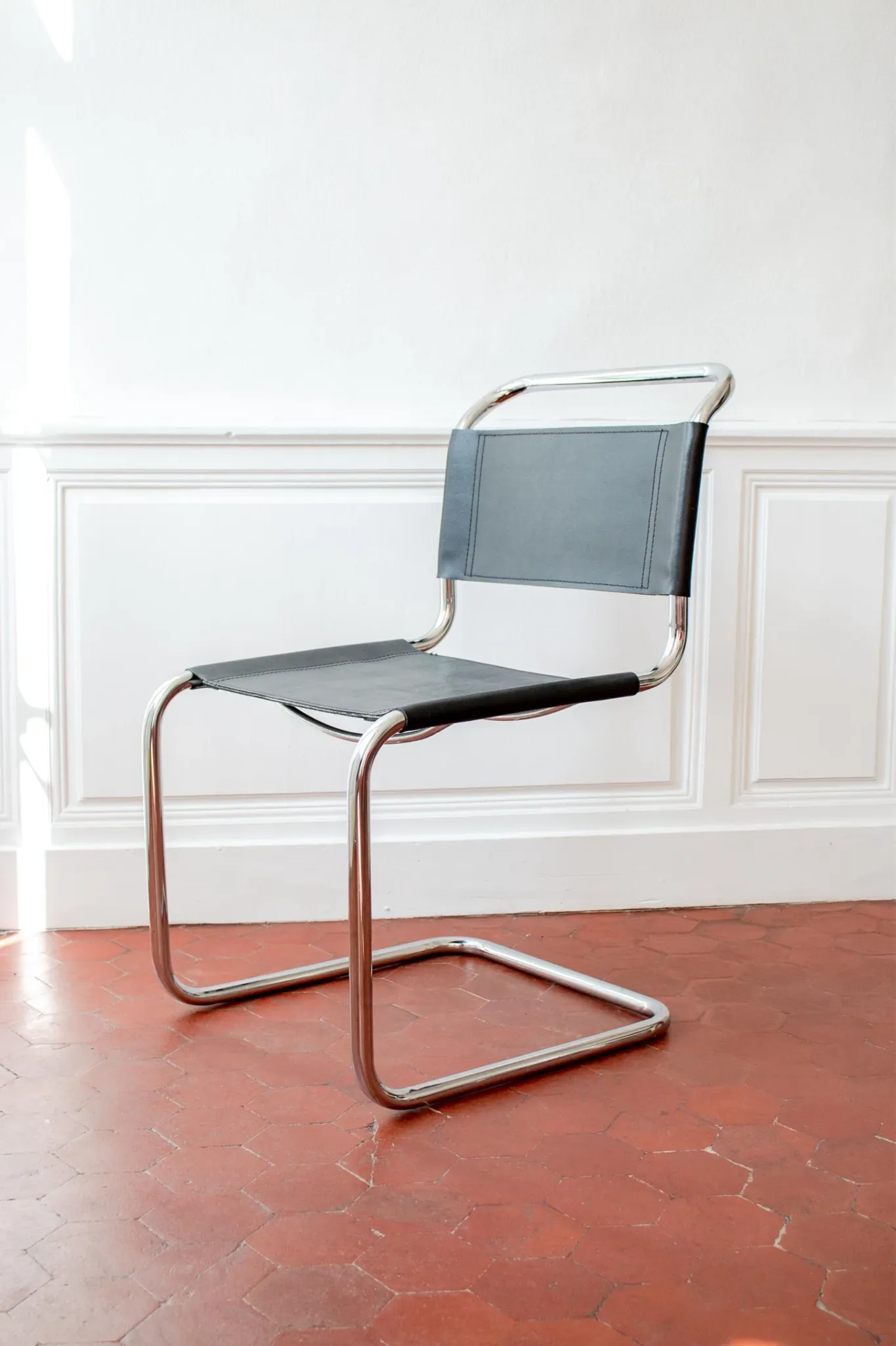 Vintage cantilever chair S33 after Mart Stam, black leather and steel.