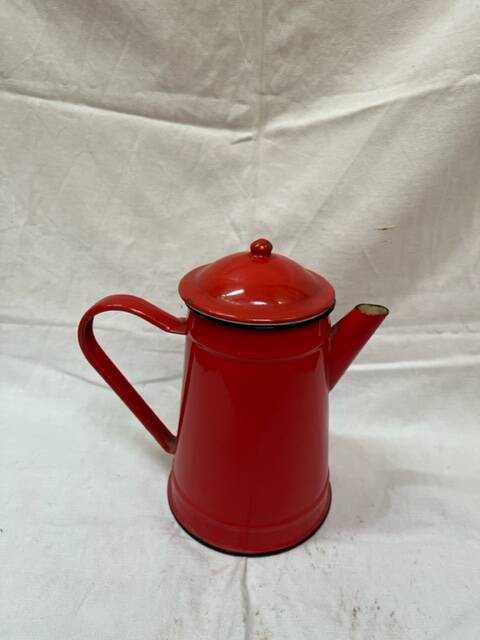 Red enameled iron coffee maker 1940