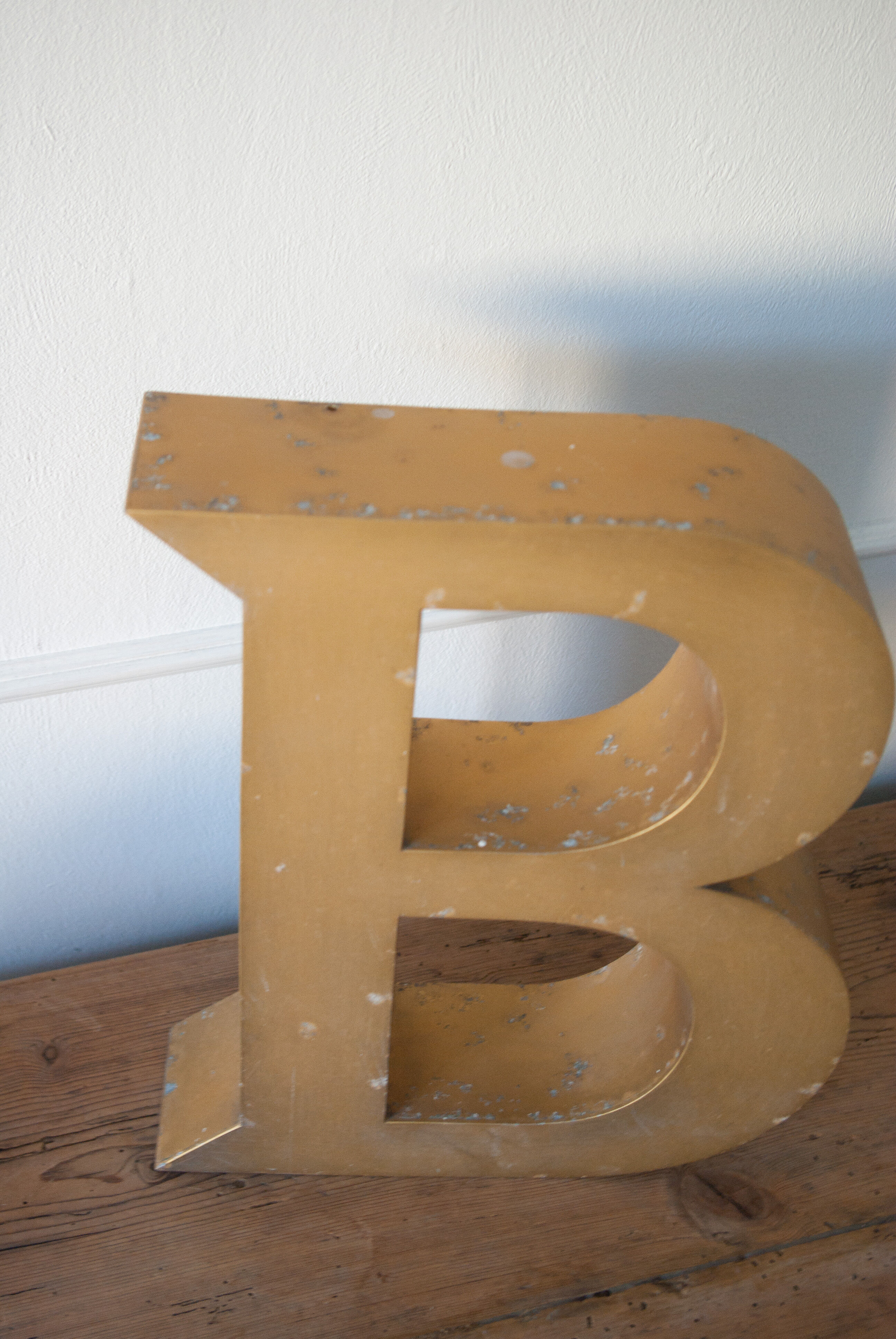 Old sign letter B