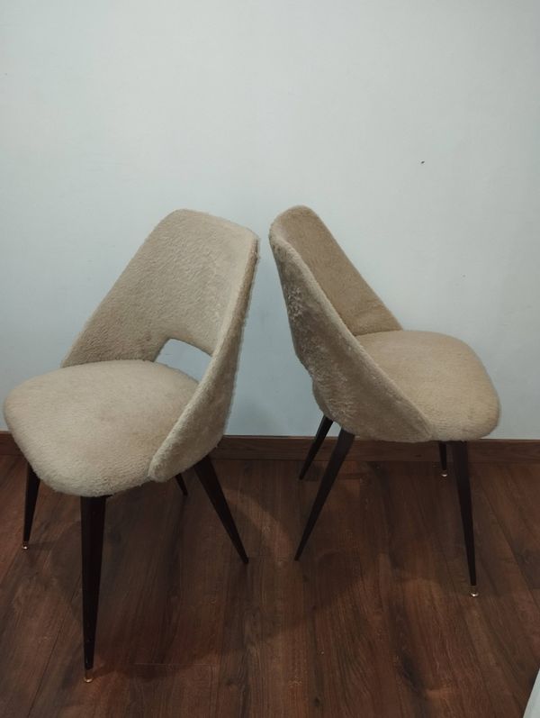 Chaises vintage moumoute beige