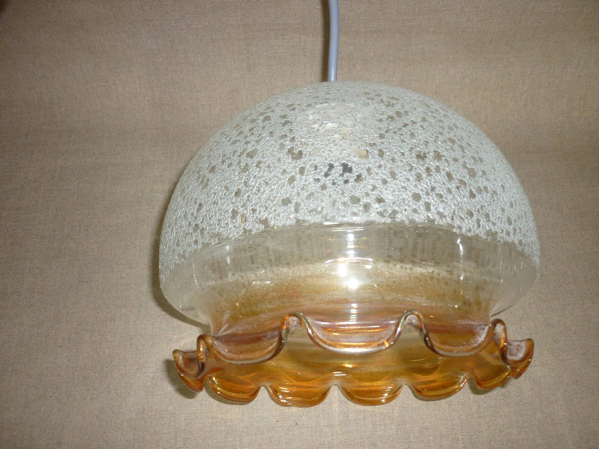 Chandelier in scratched glass and moiré rim