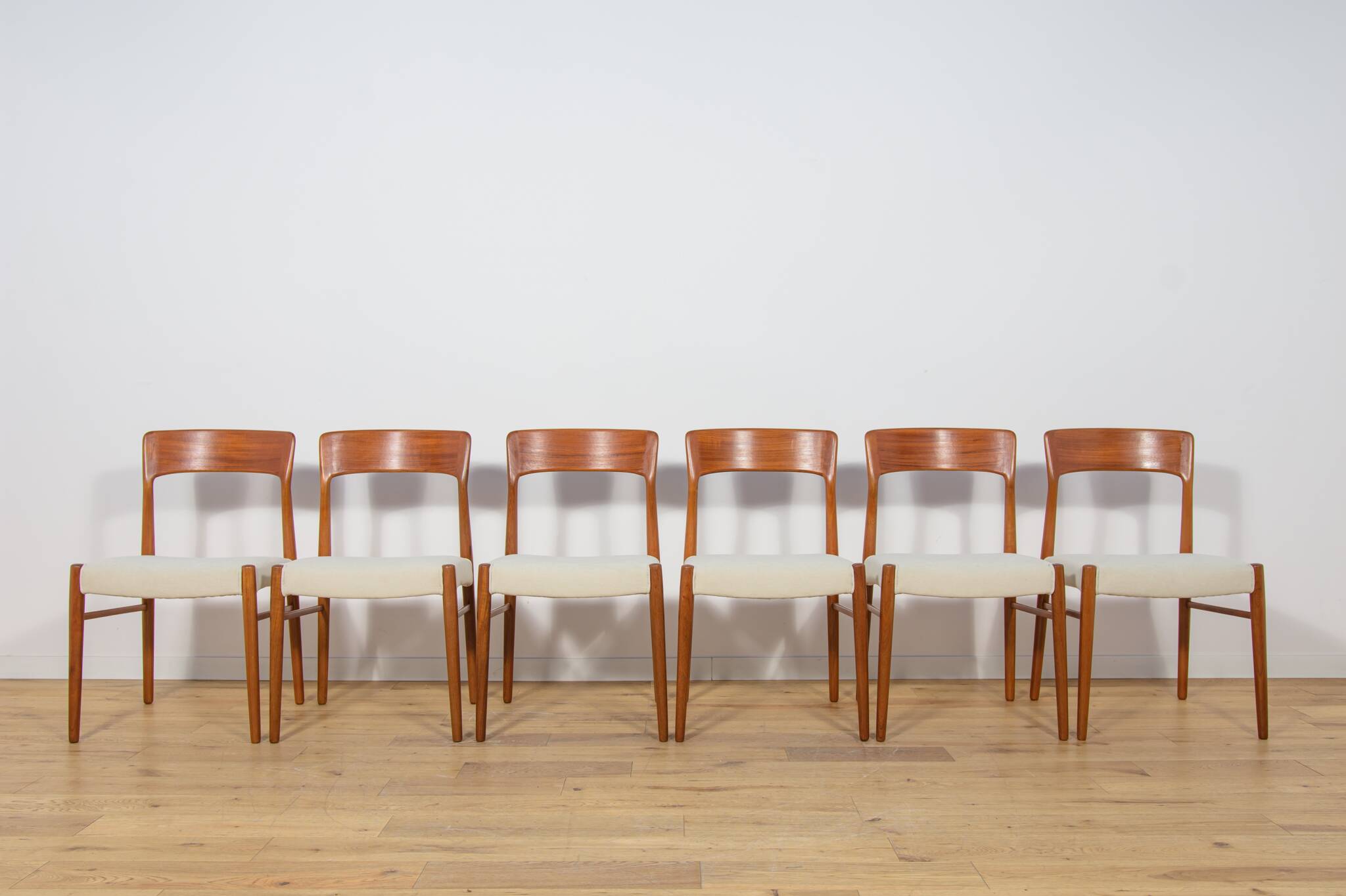 Mid-Century Modern Teak Dining Chairs model 26 by Henry Kjærnulf  for Korup