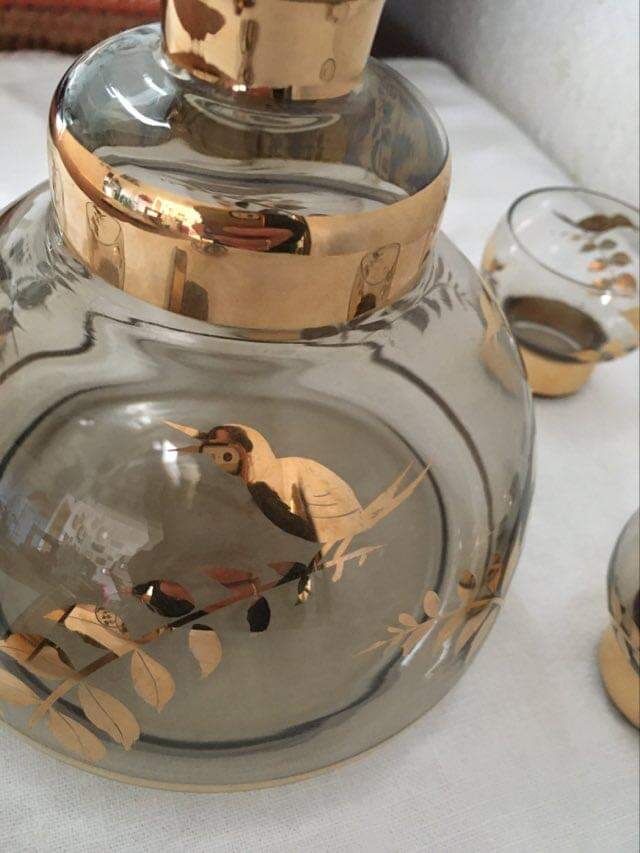 Art Deco liquor service.