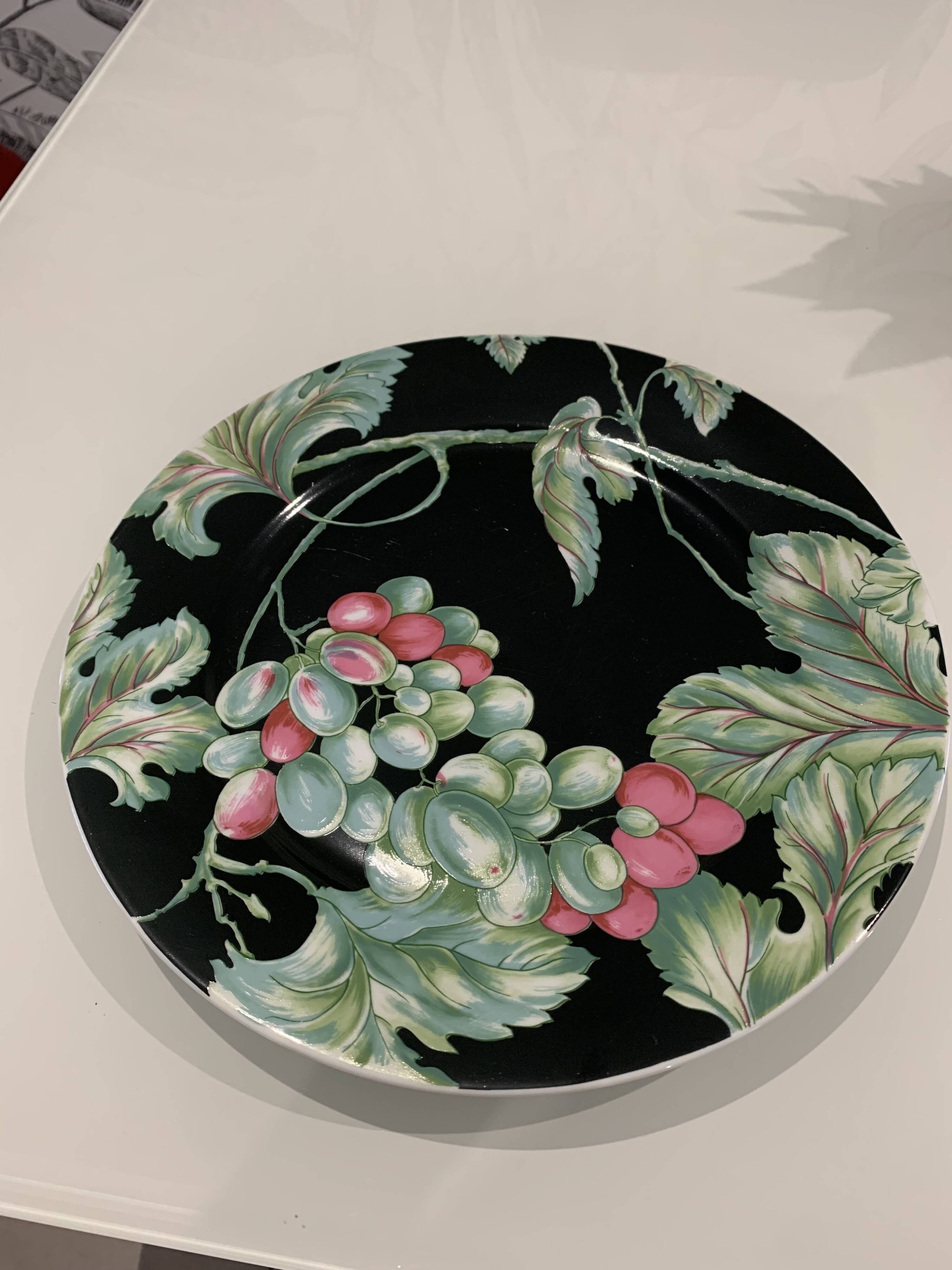 Assiettes « vendange Pierre Frey »