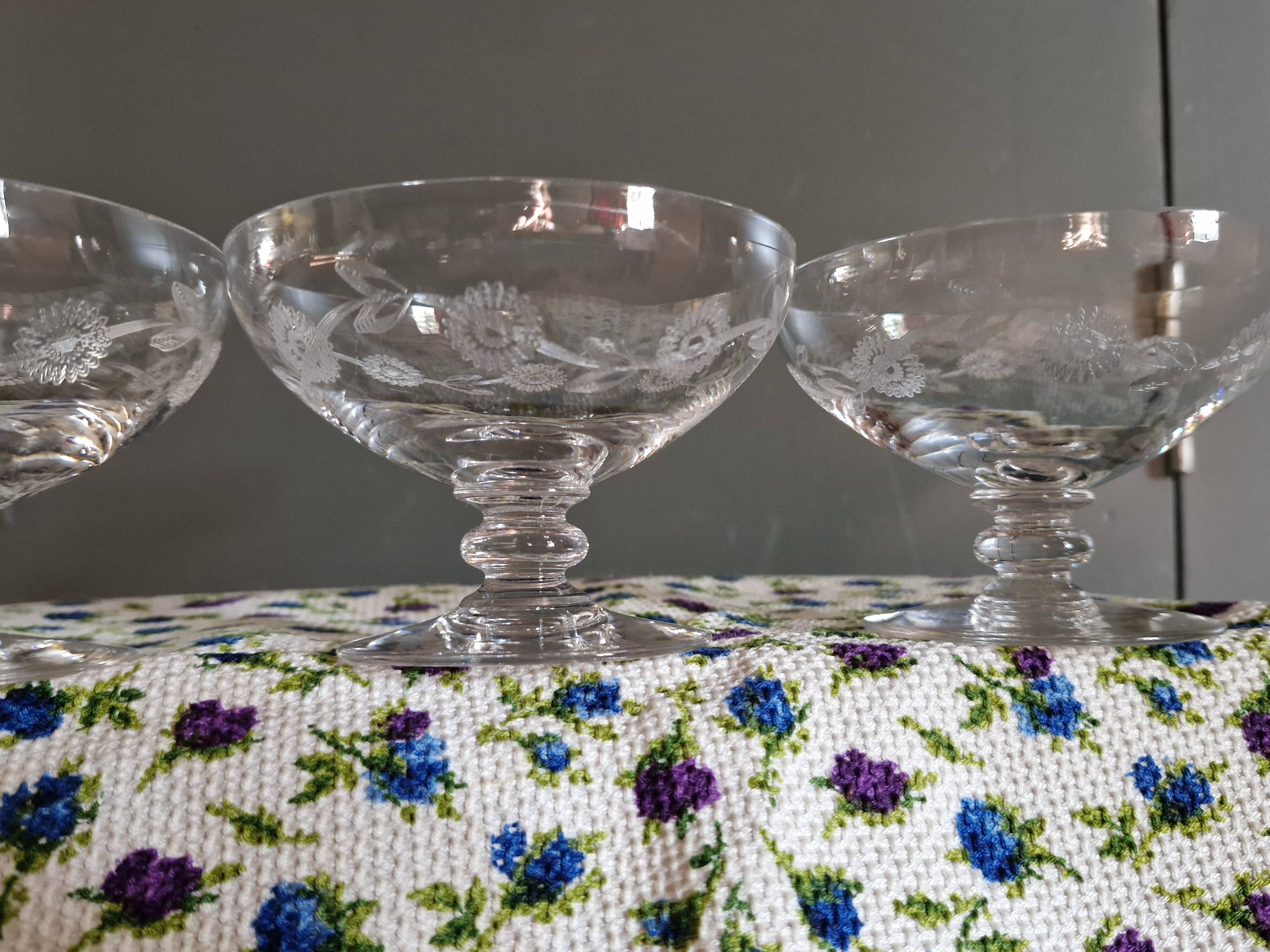 3 Art Deco Champagne Coupes in Engraved Crystal with Daisies