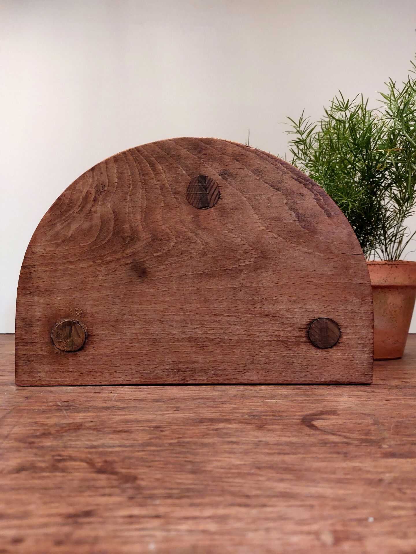 Tabouret ancien tripode en bois