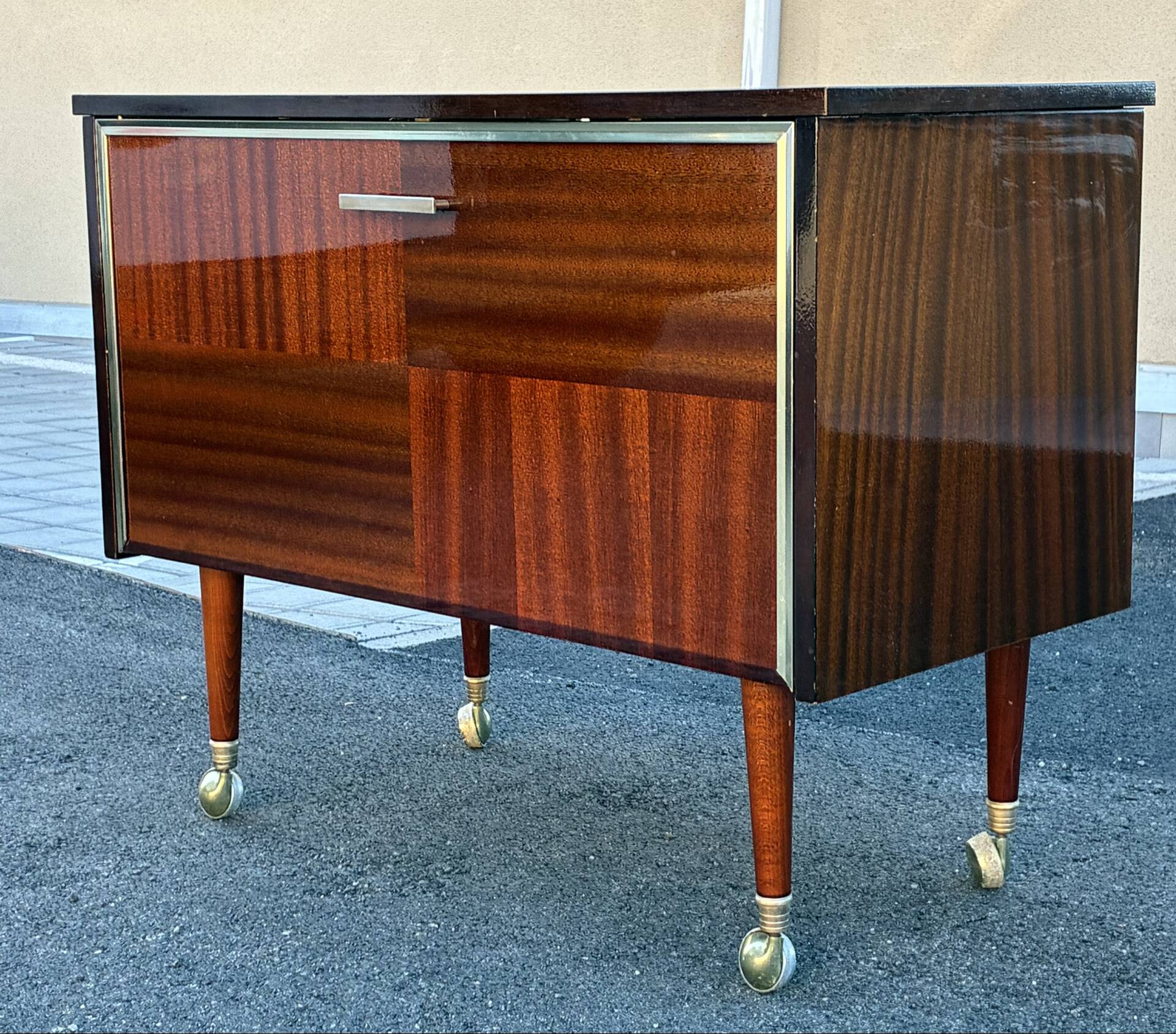 Vintage 70s TV console bar