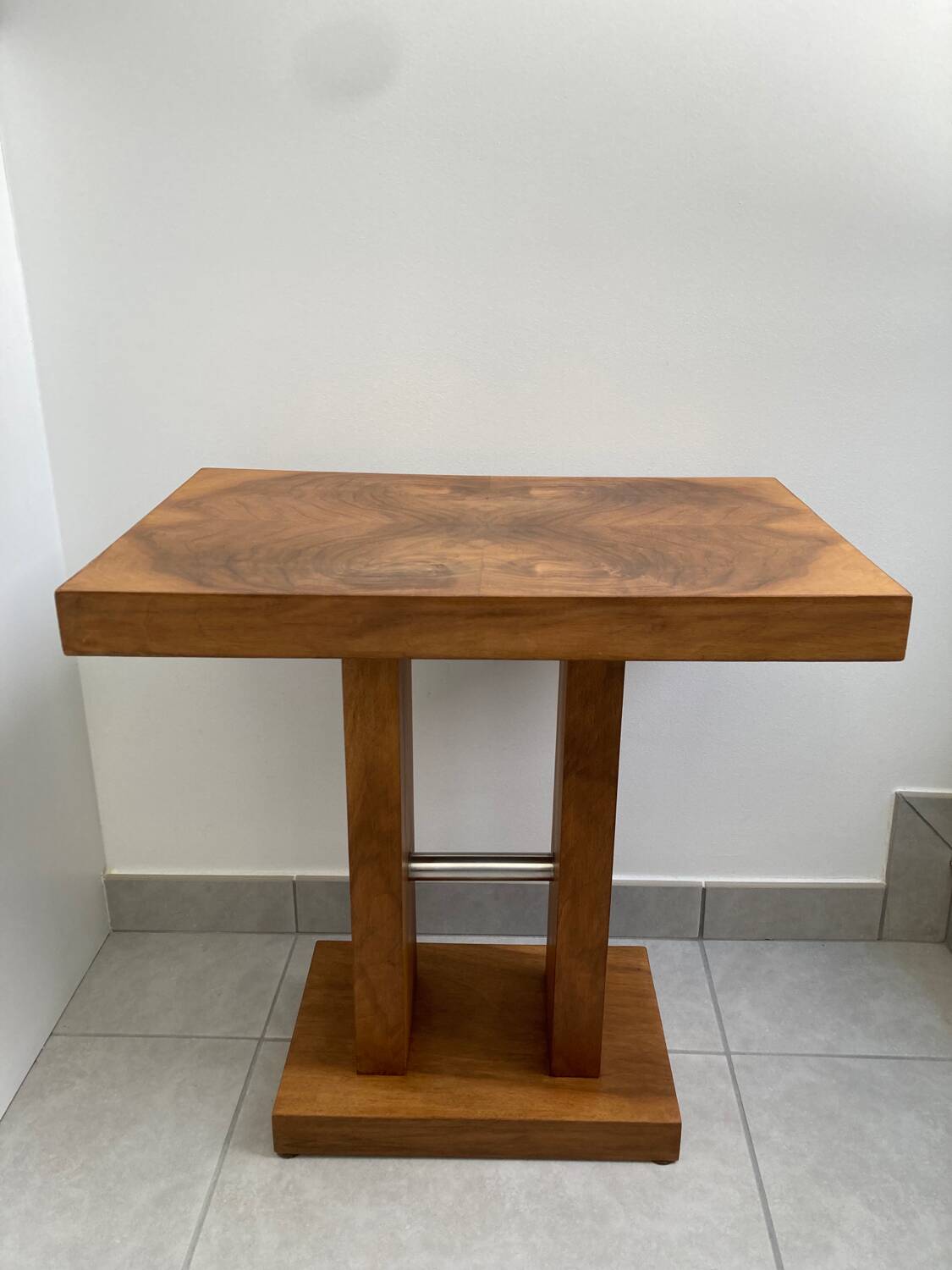 Art Deco side table / end table