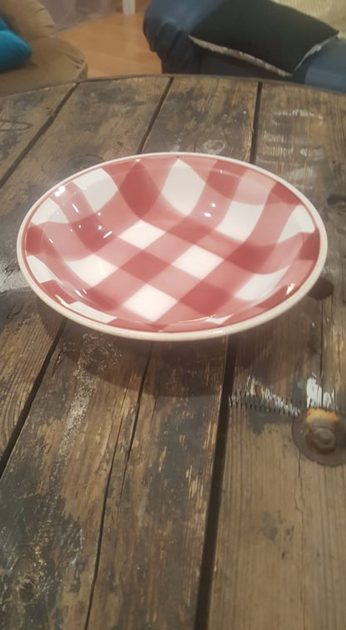 Flat hollow earthenware New Givors model 8008