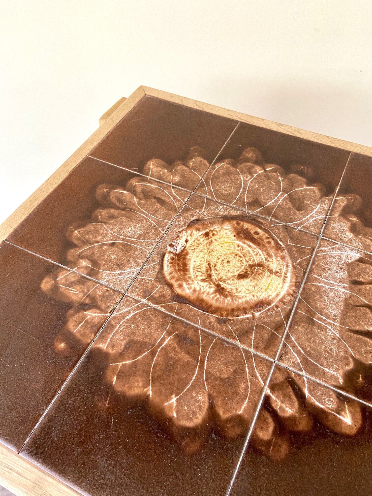 Table basse en bois clair et céramique émaillée 4 x 49,5 cm