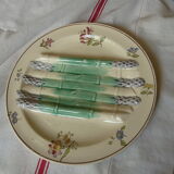 Longchamp model Pompadour dabbling asparagus plate