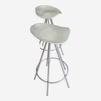 Paire de tabourets hauts de bar Jamaica stool design by Pepe Cortes for Amat acier chromé et aluminium