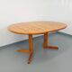 Suite d’une table ronde avec rallonge et 4 chaises vintage en pin des années 60 70