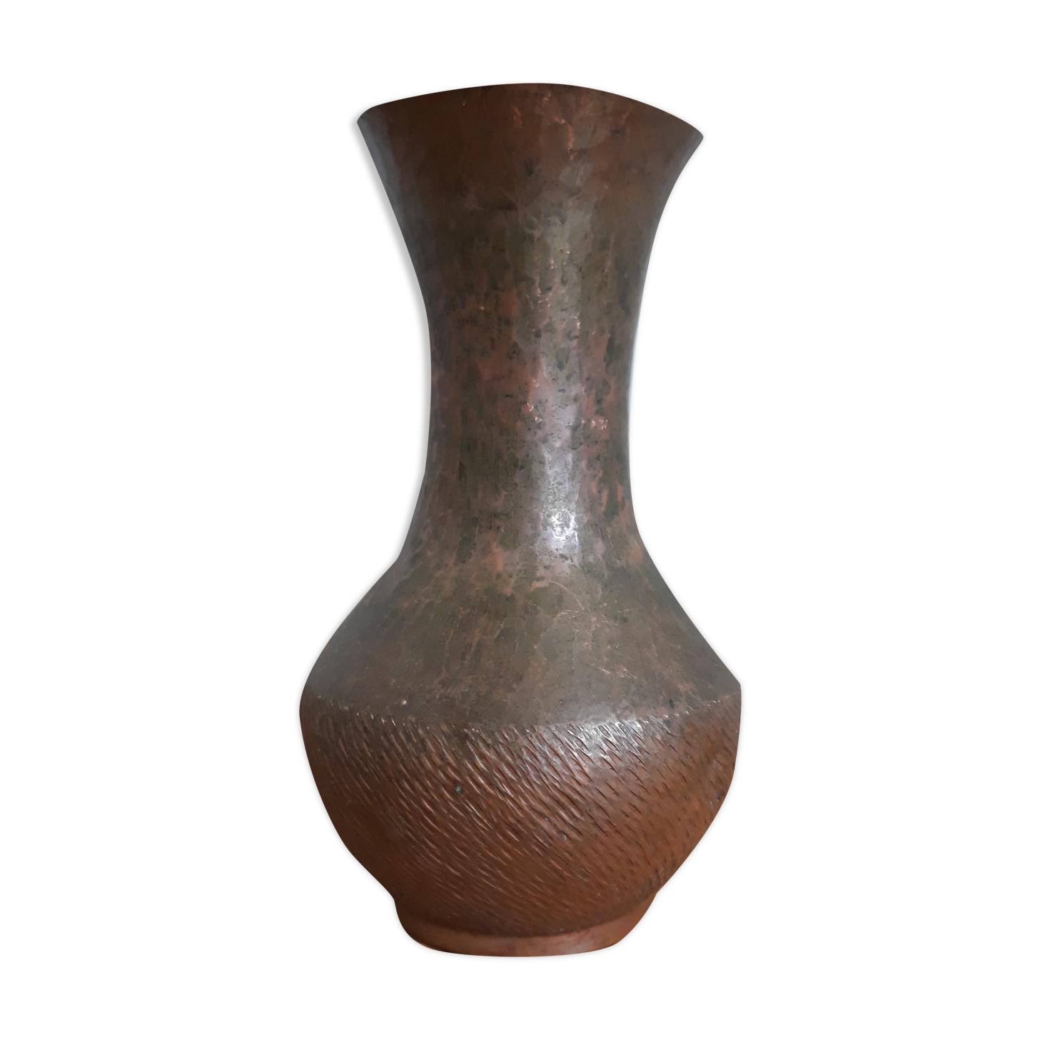 Artisanal vase from Mexico in hammered copper