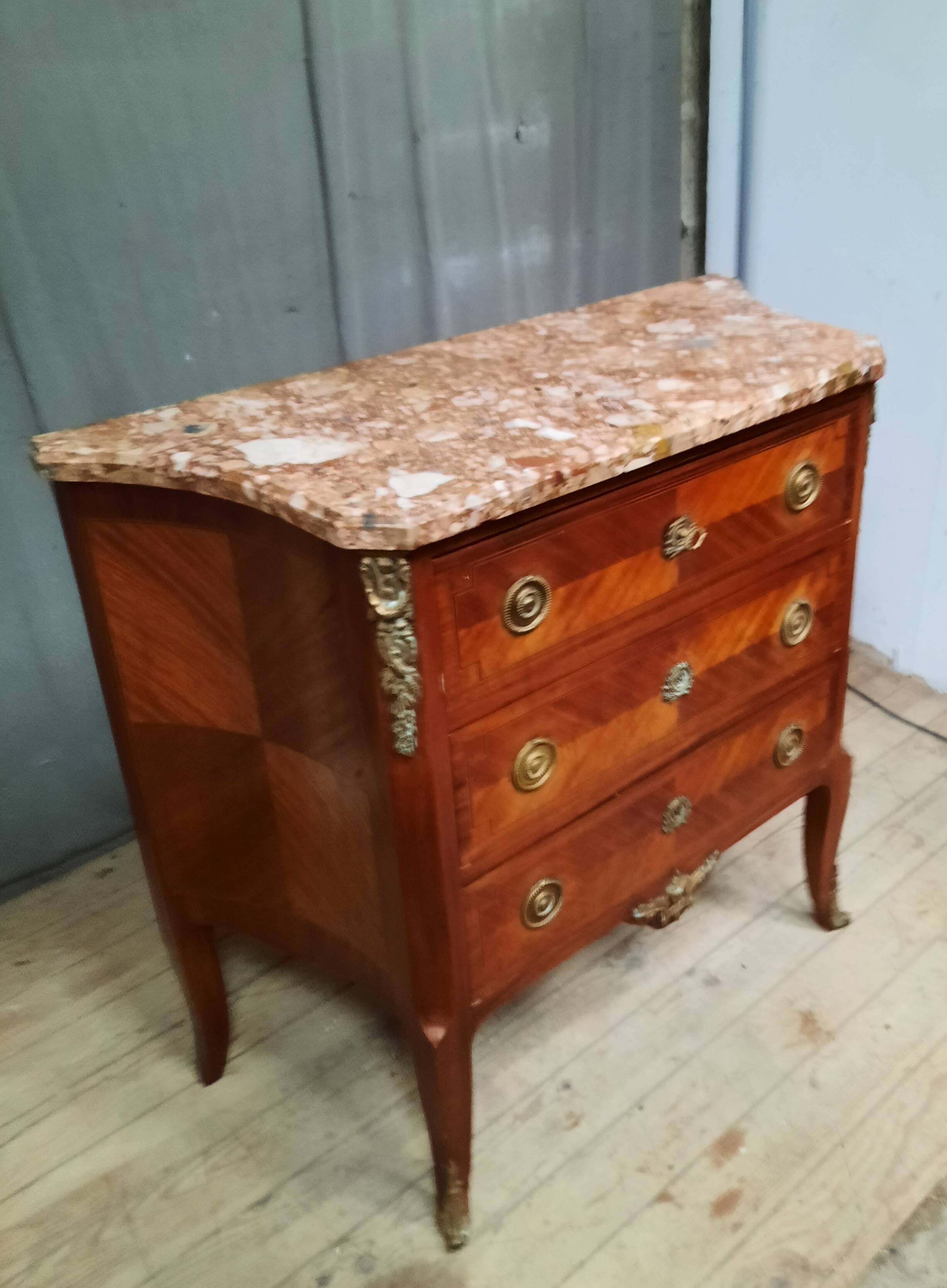 Transitional marquetry chest of drawers