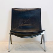 PK22 chair in black leather Poul Kjærholm for Fritz Hansen