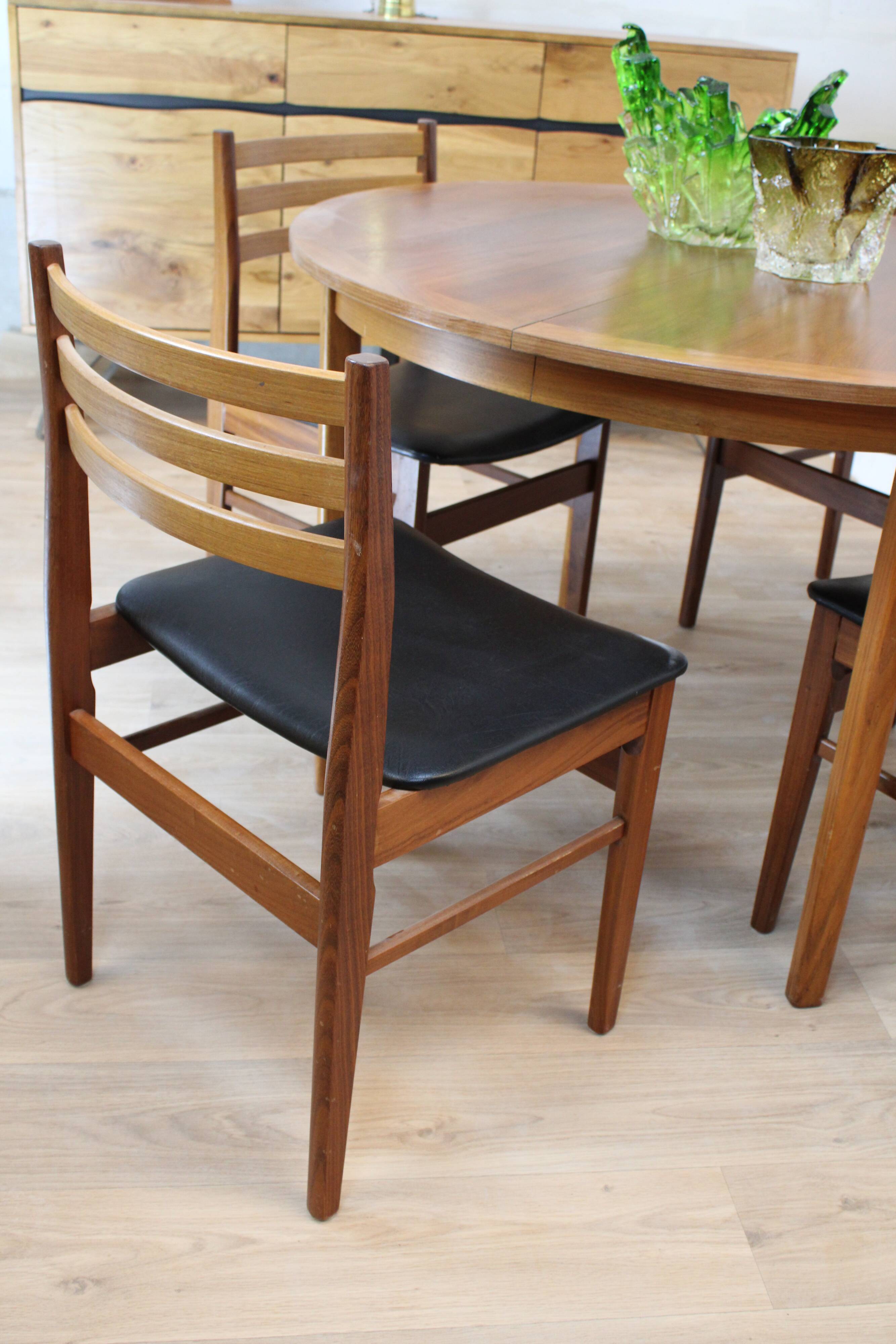 Vintage round teak dining table 4 feet diameter 110 cm Denmark