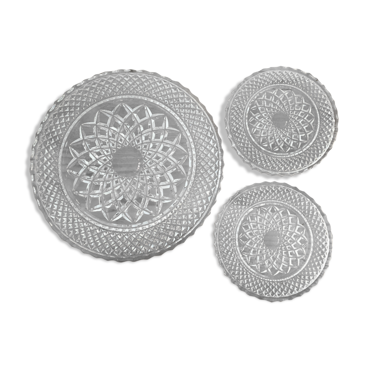 Set under dish and 2 undersized glass bottle