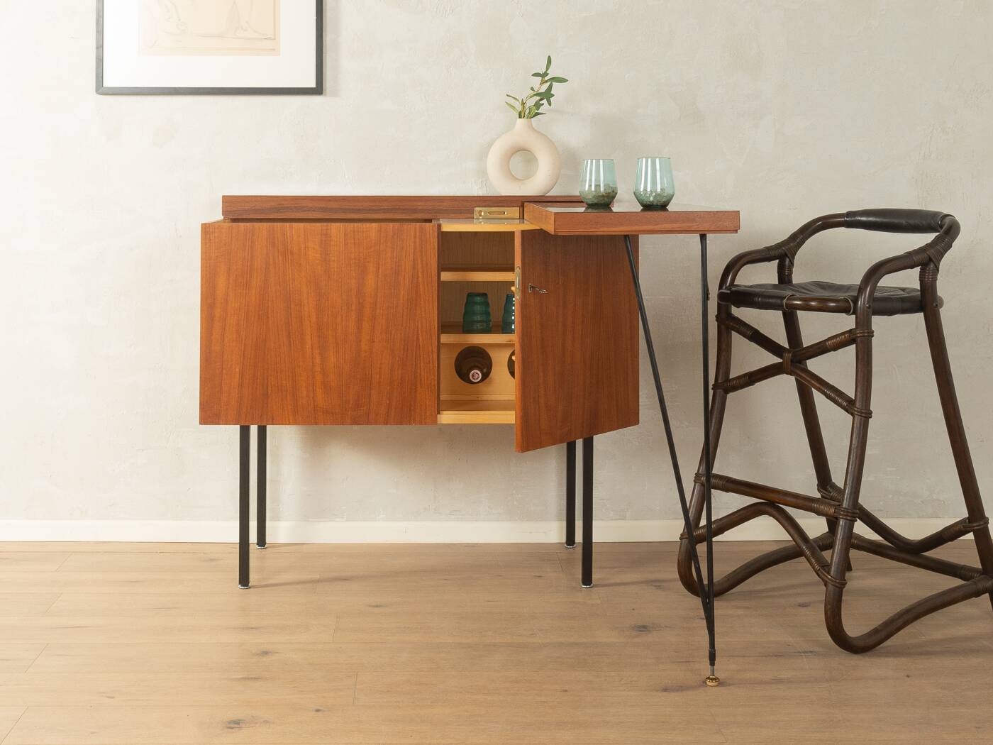 Exclusive home bar from the 1960s
