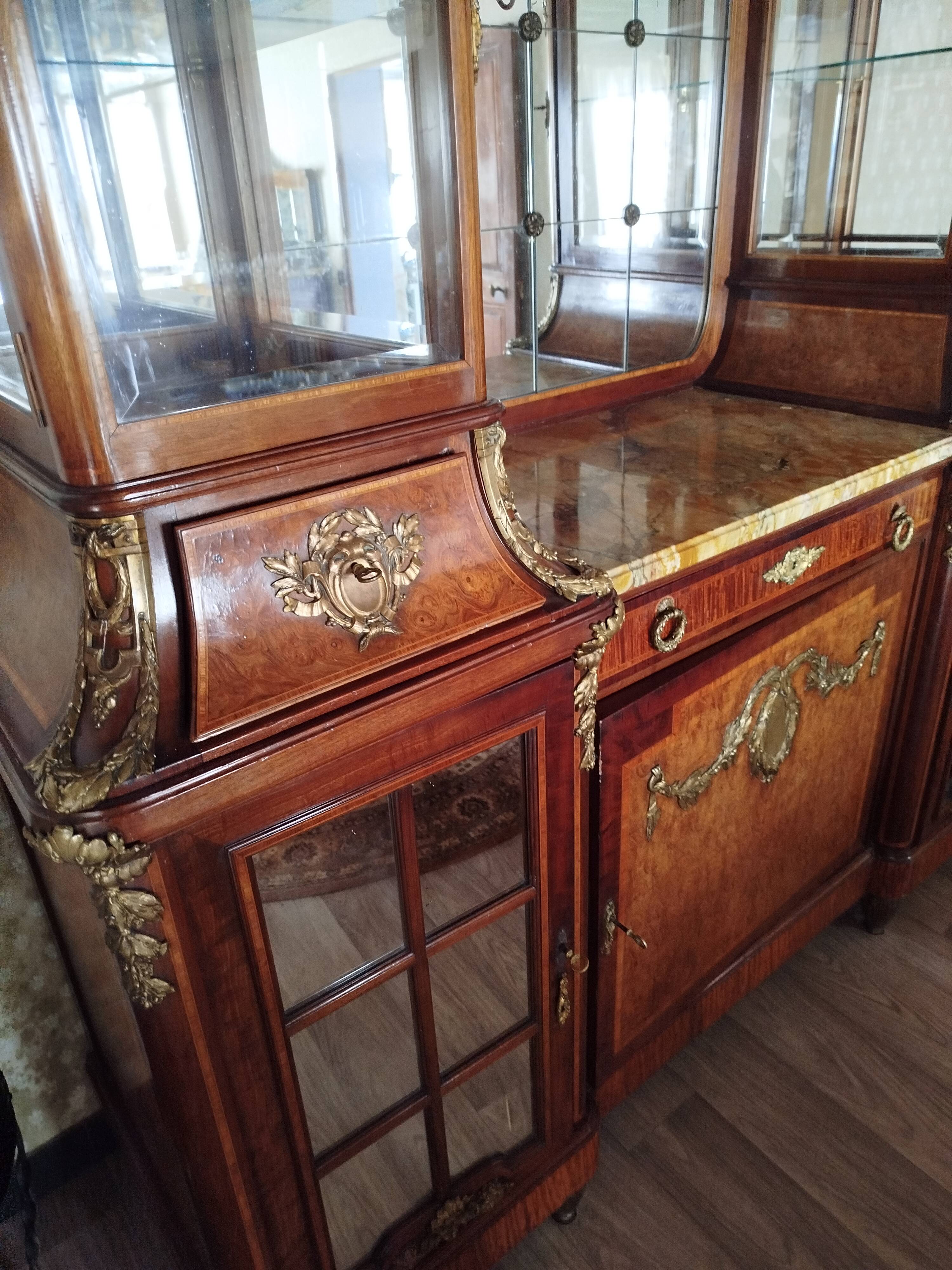 Buffet style Napoleon III