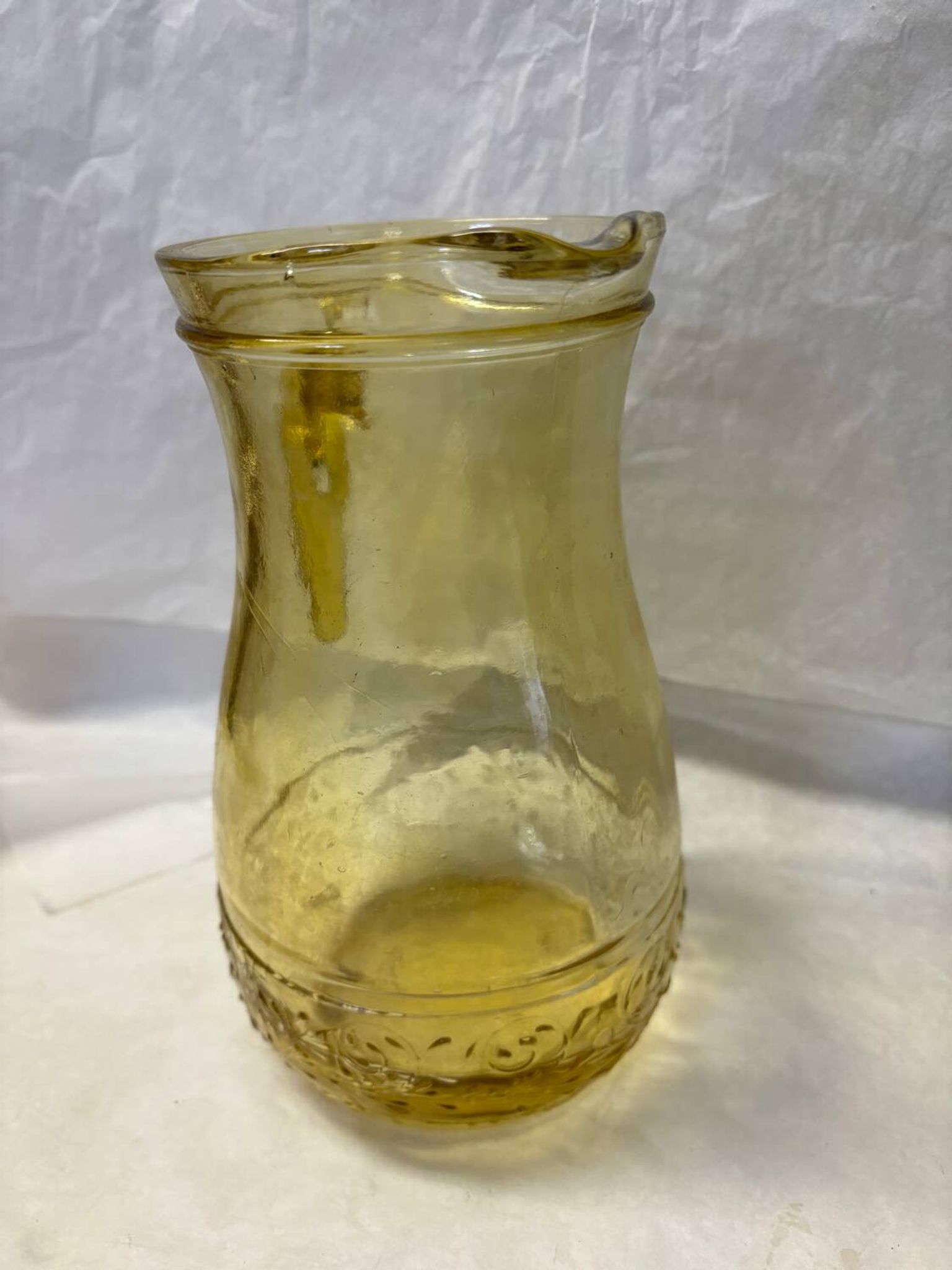 Carafe en verre ambré