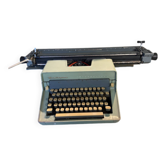 Machine à écrire Remington International