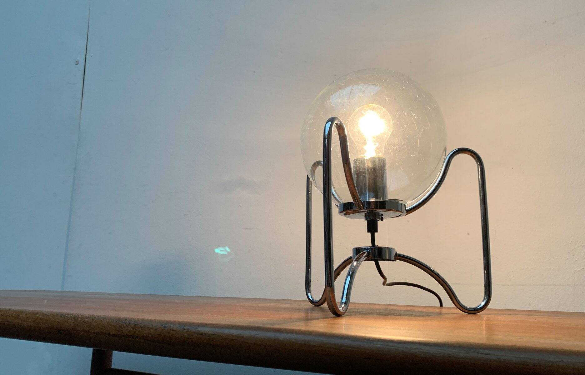 Mid-century space age tripod globe table lamp, 1960s