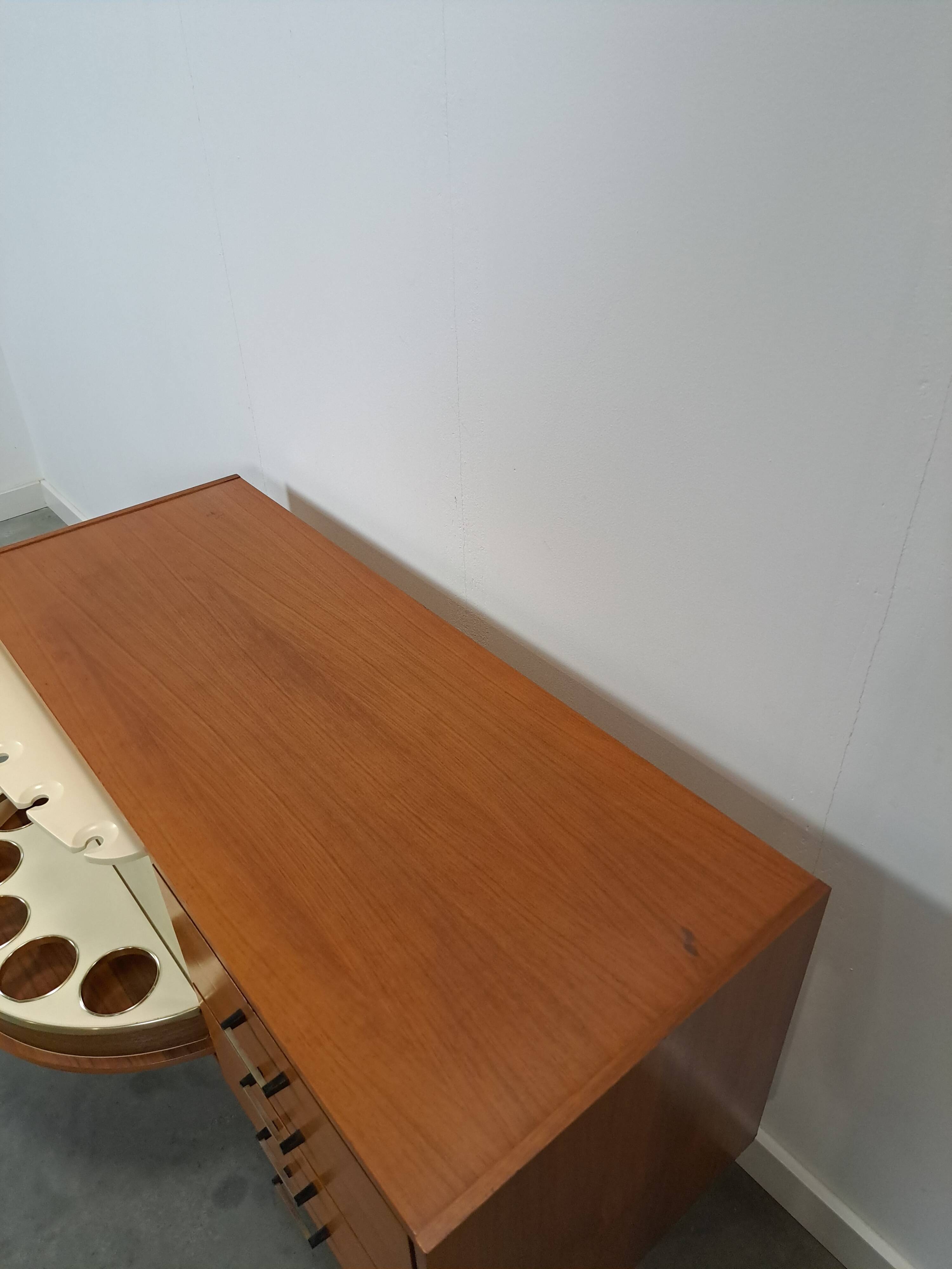 Fineer dressoir met draaibare bar en lades, barkast