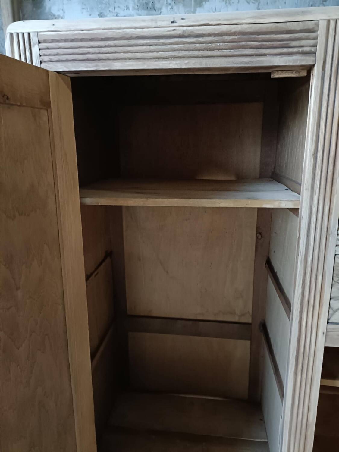 Asymmetrical wardrobe