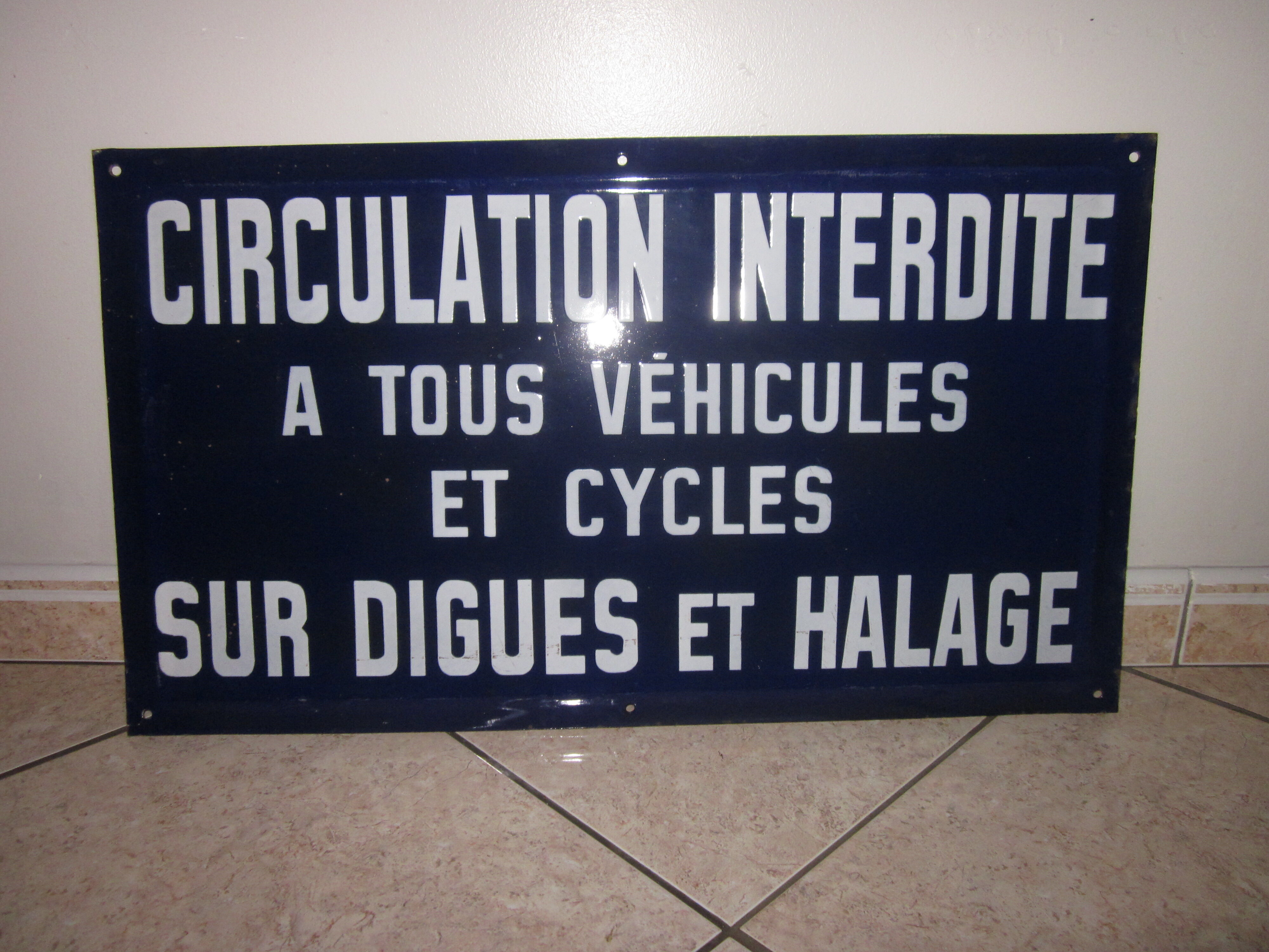 Plate old traffic prohibited