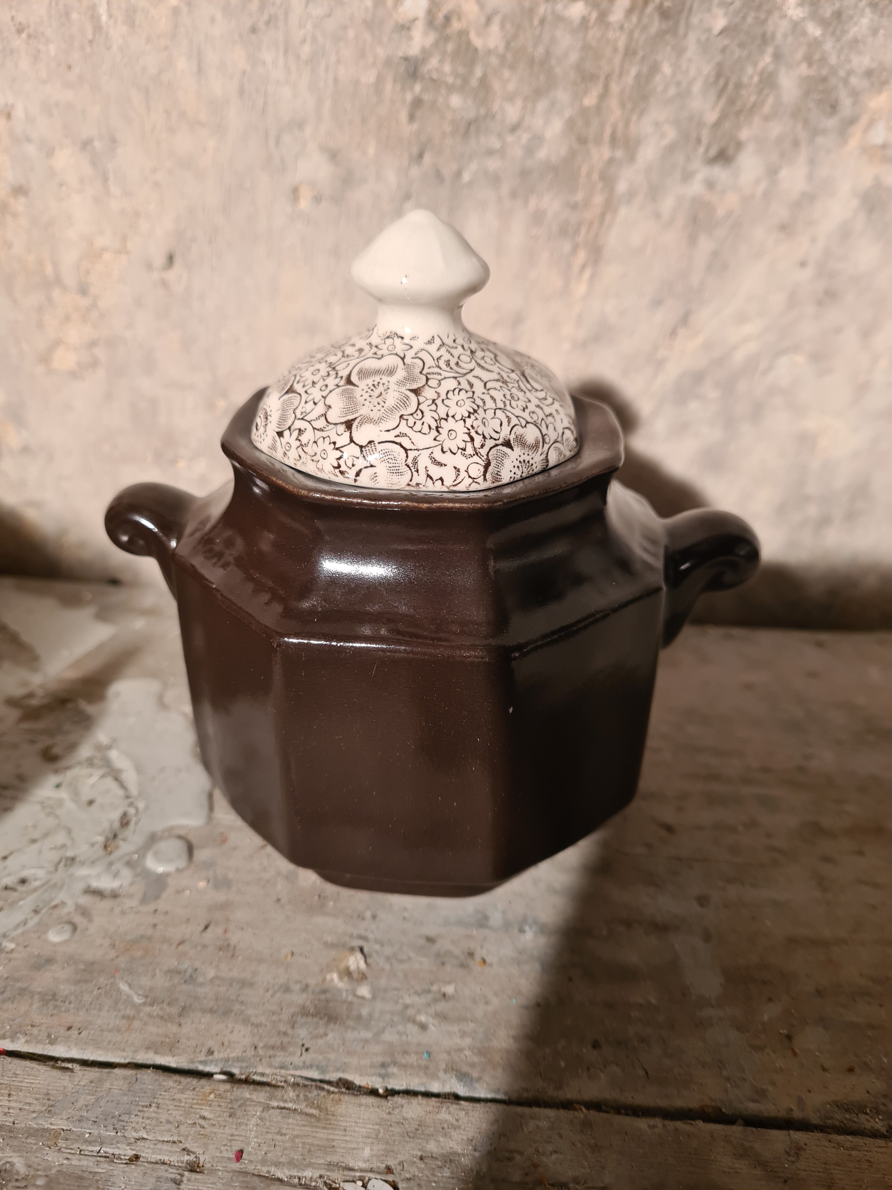 Small vintage flower pot