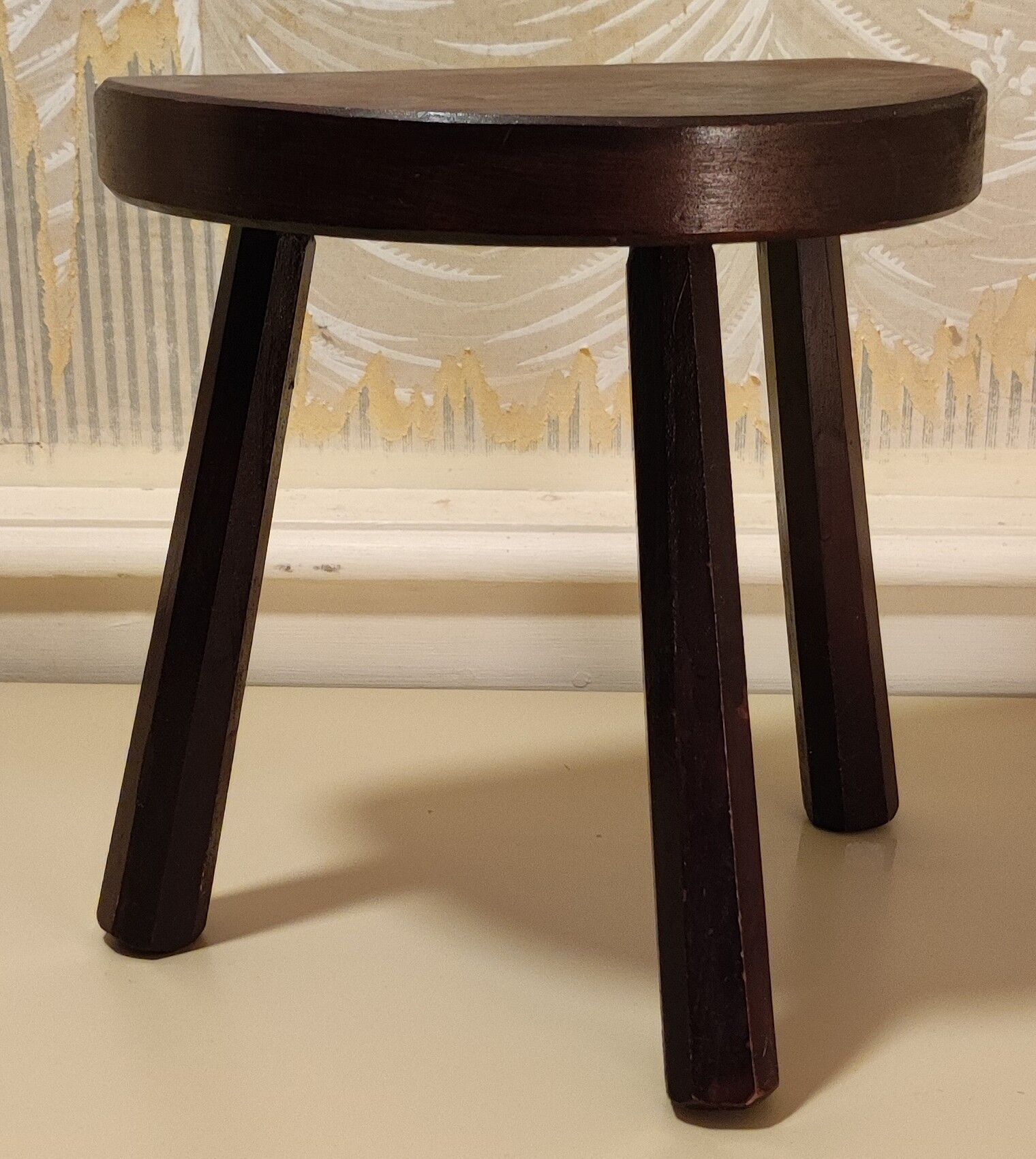 Solid wood tripod stool