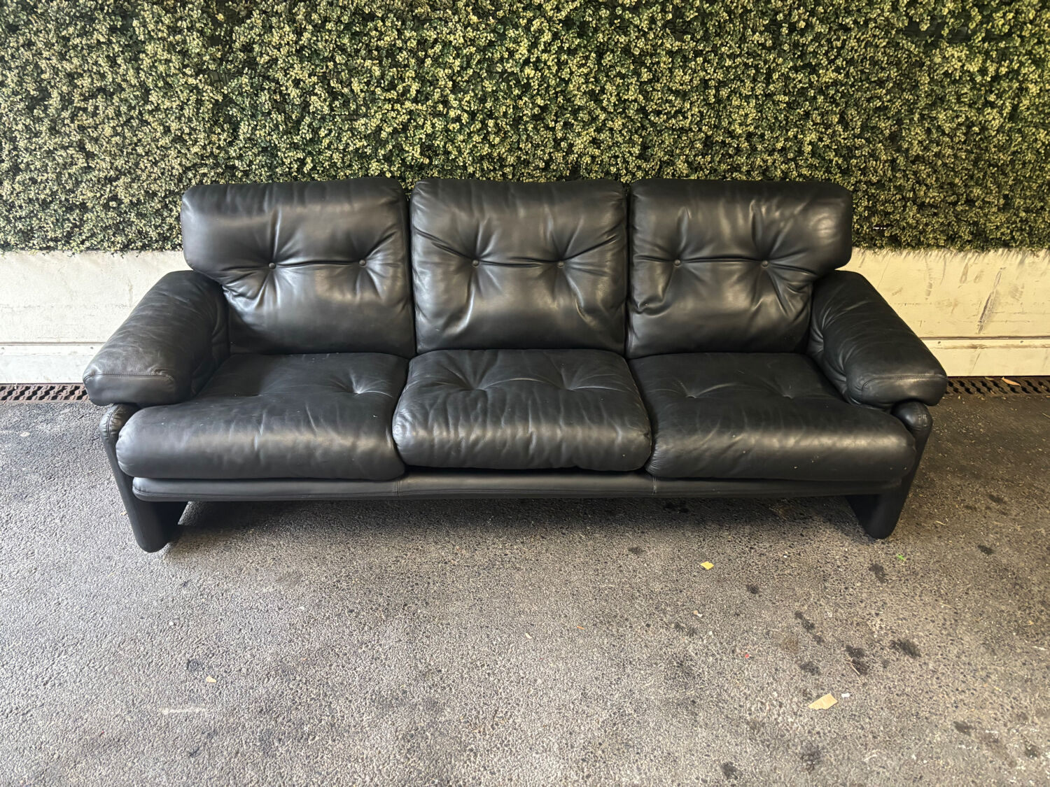 Black leather 3-seater sofa – Tobia Scarpa for B&B Italia