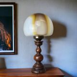 Lampe de table portugaise en bois et laitier en verre onyx 1960