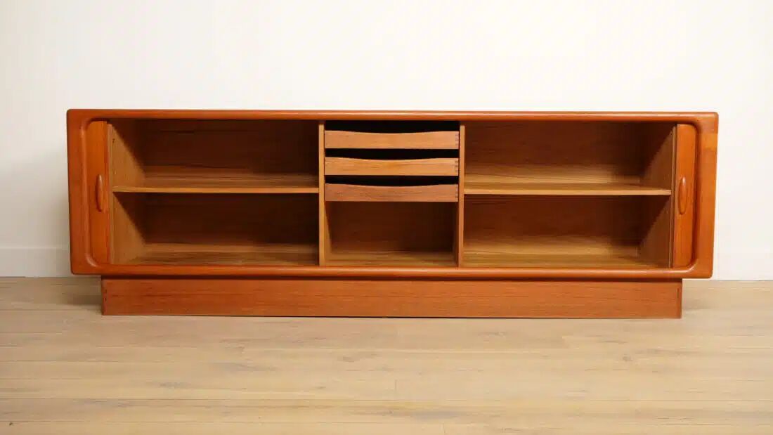 Vintage sideboard | 220 cm Dyrlund | 1960s | Tambour doors