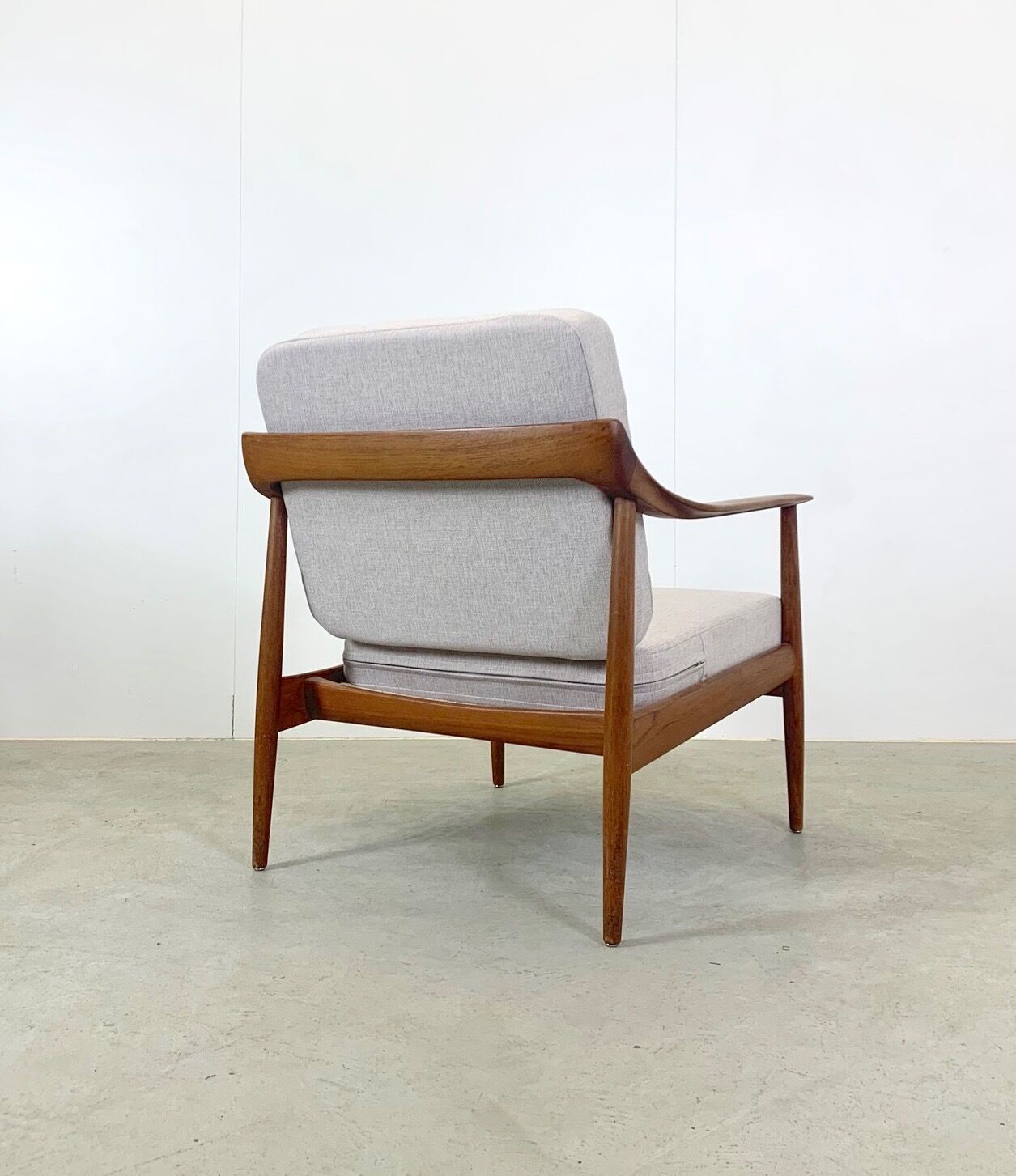 Pair of armhairs by Walter Knoll, 1960