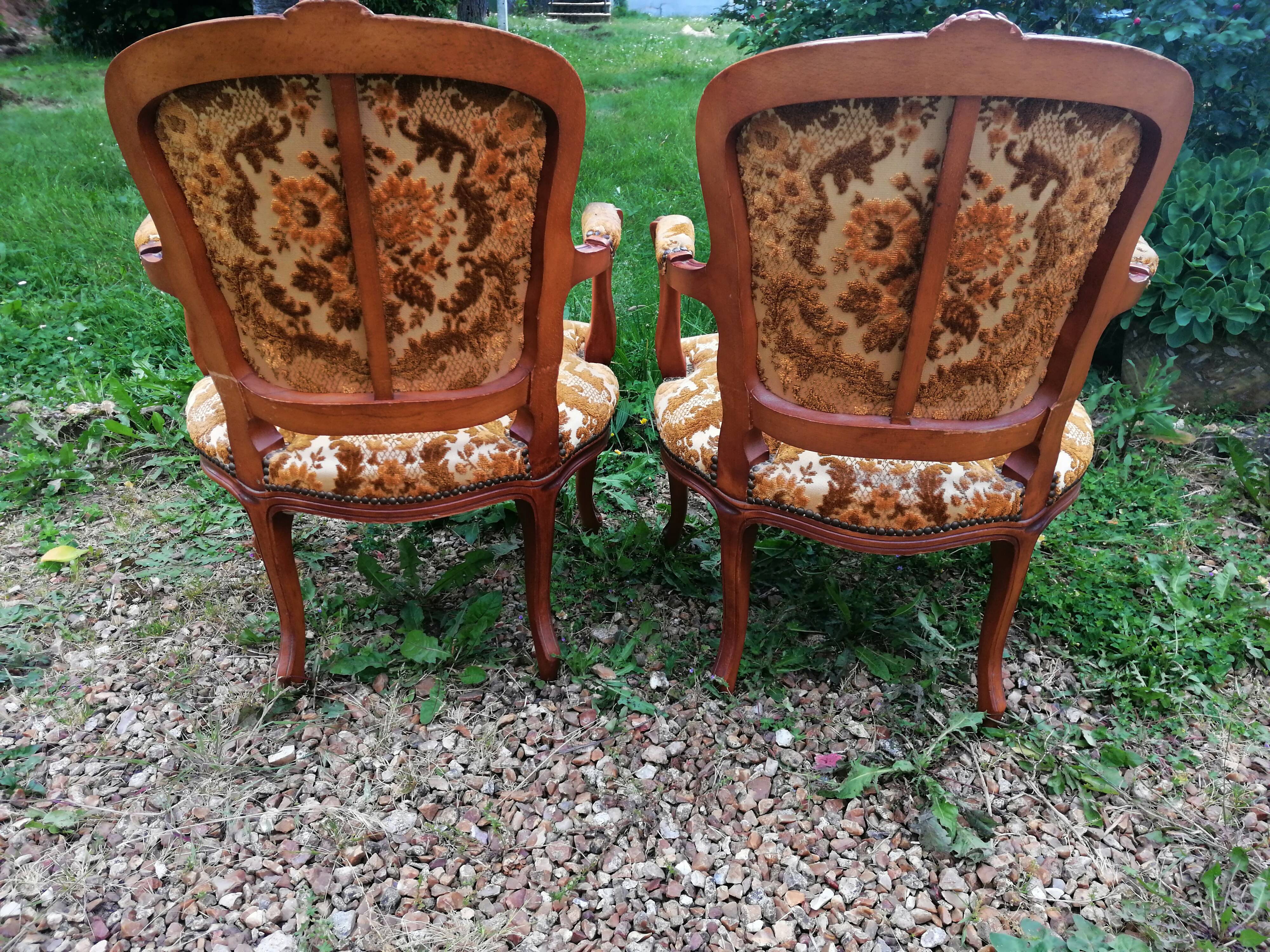 Paire de fauteuils cabriolet style Louis XV
